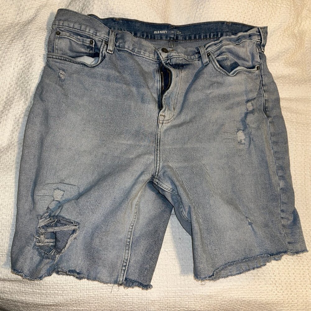 Old Navy distressed jean shorts - 44"